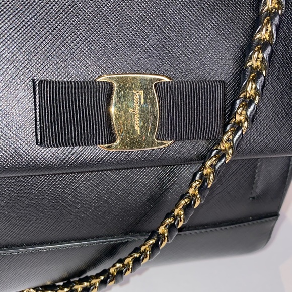 โโSOLDโโFerragamo Carrie Vara small satchel bag - Picture 4 of 9